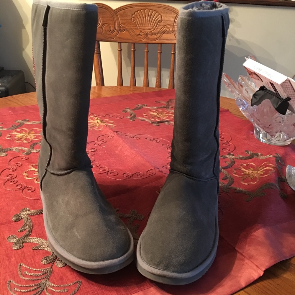 Steven Madden Grey Suede Boots